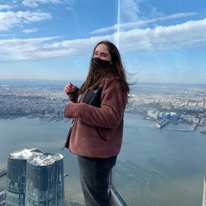 Meet your Posher, Becca
